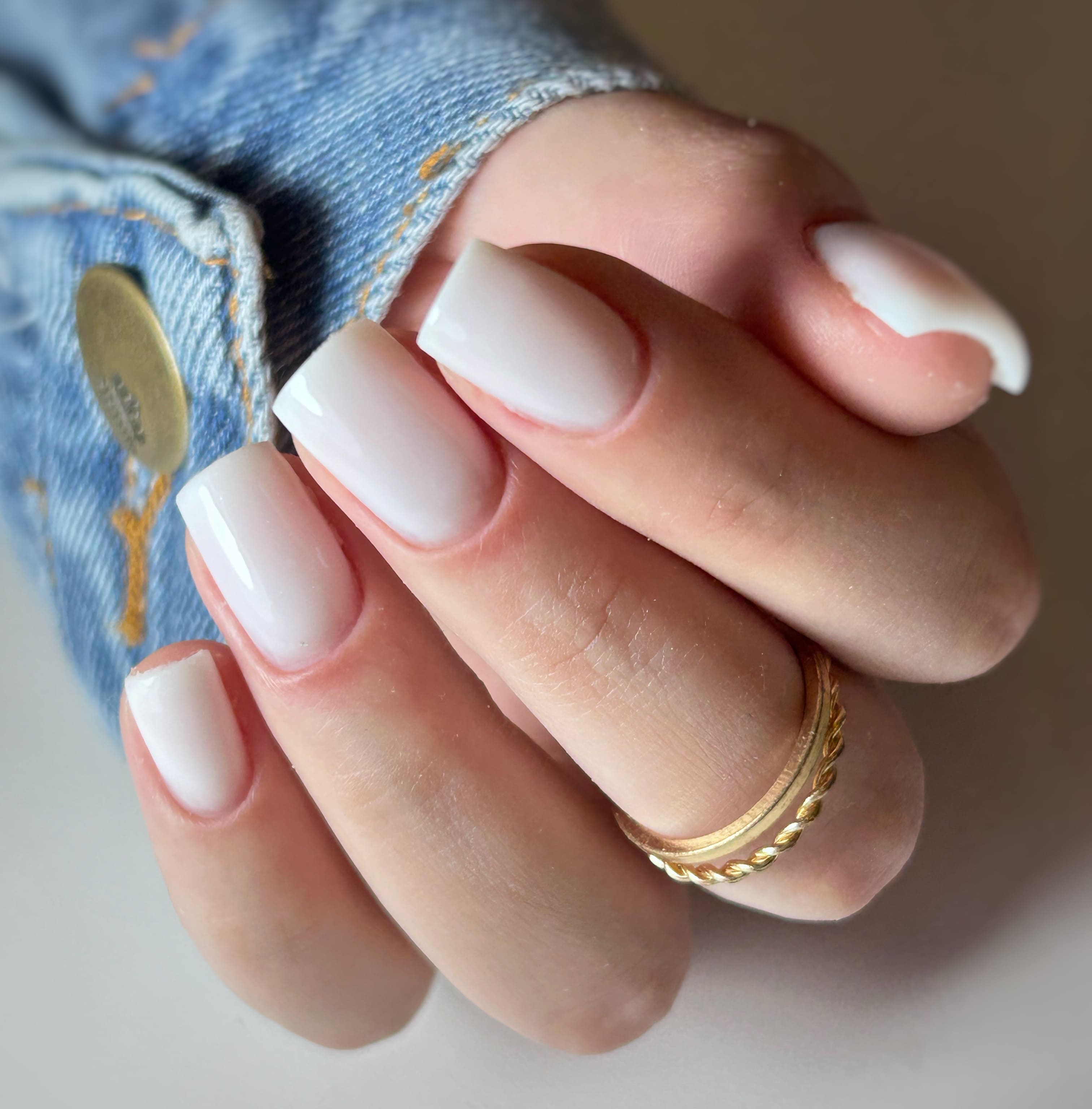 Banho em gel + esmaltação em gel